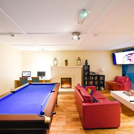 Snoozles Quay Street Tourist Hostel Galway Exterior photo