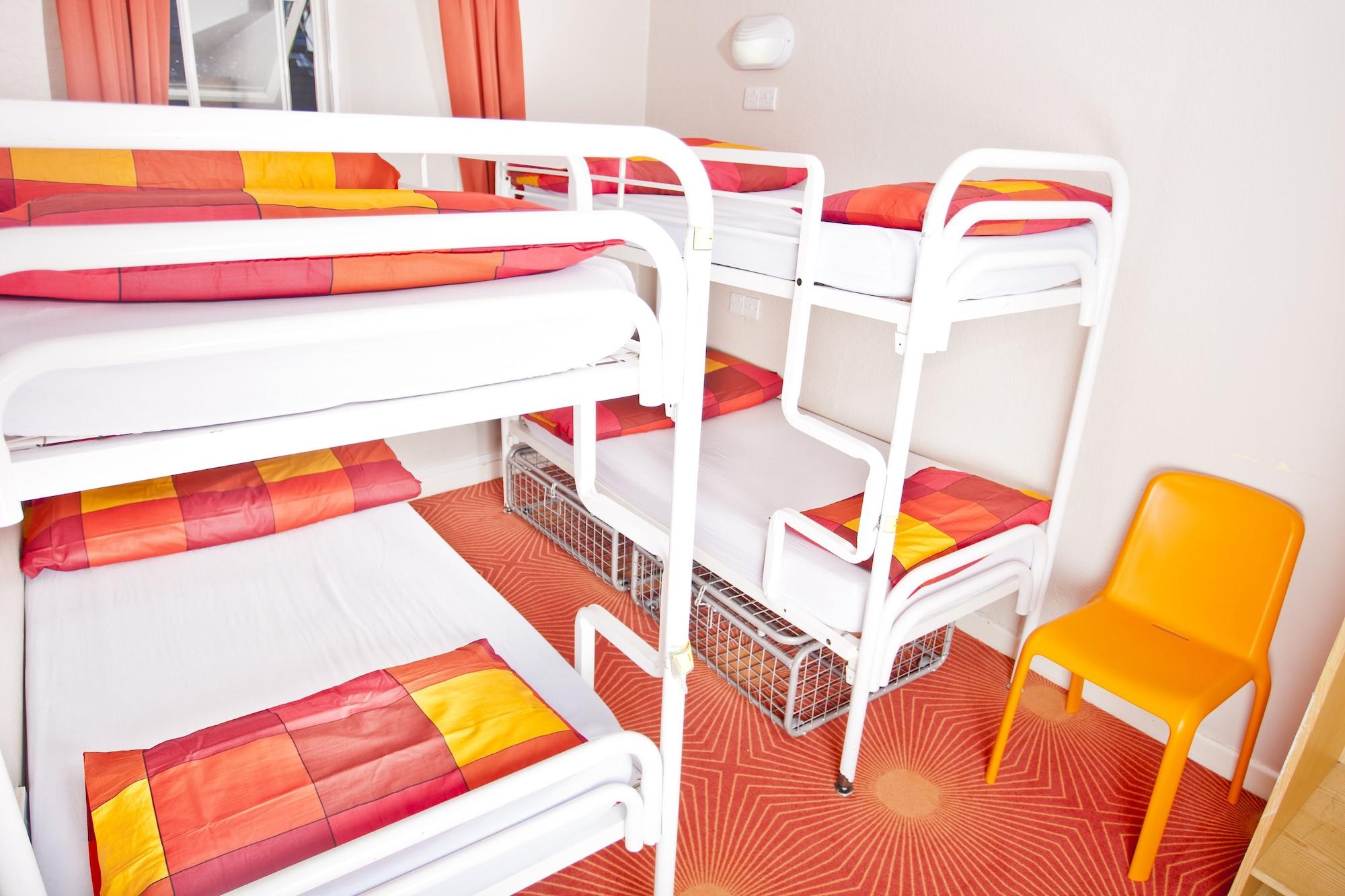 Snoozles Quay Street Tourist Hostel Galway Exterior photo