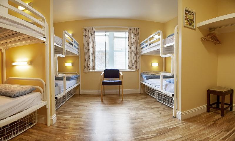 Snoozles Quay Street Tourist Hostel Galway Exterior photo