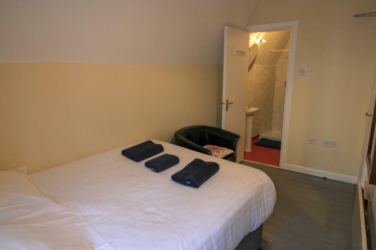 Snoozles Quay Street Tourist Hostel Galway Exterior photo