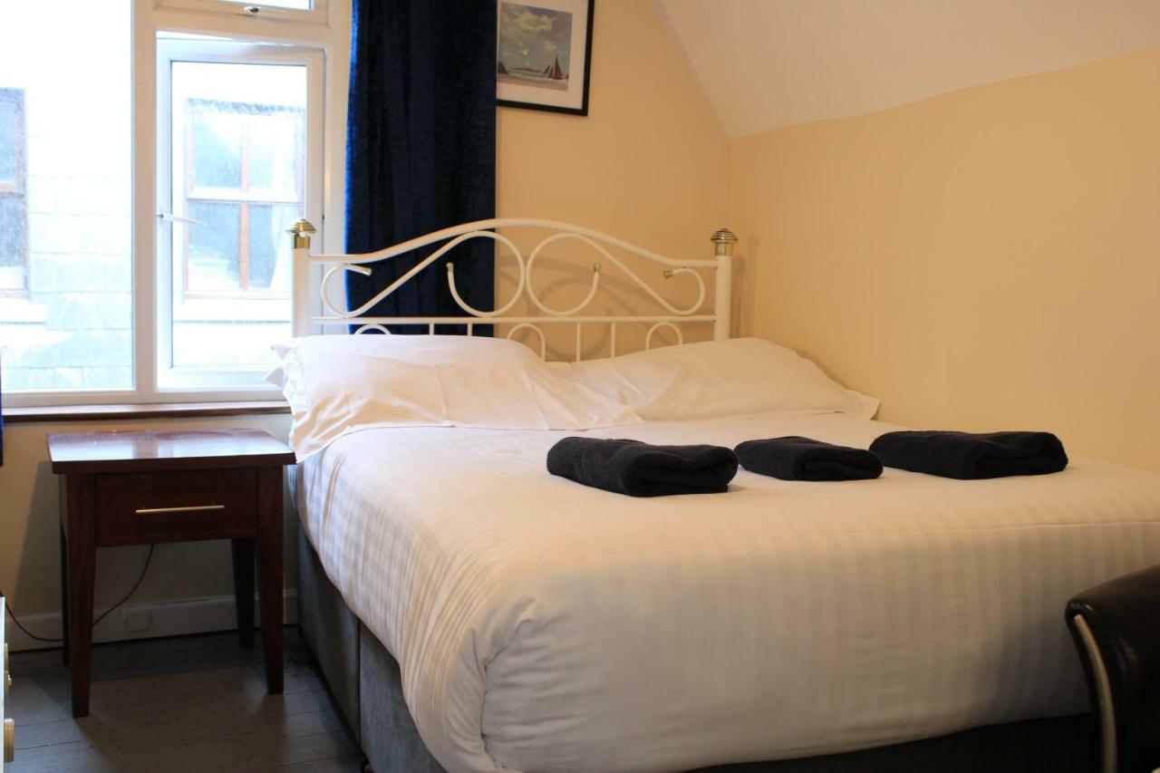 Snoozles Quay Street Tourist Hostel Galway Exterior photo