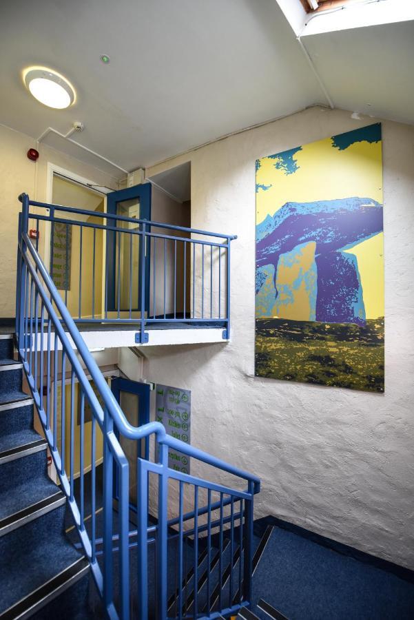 Snoozles Quay Street Tourist Hostel Galway Exterior photo