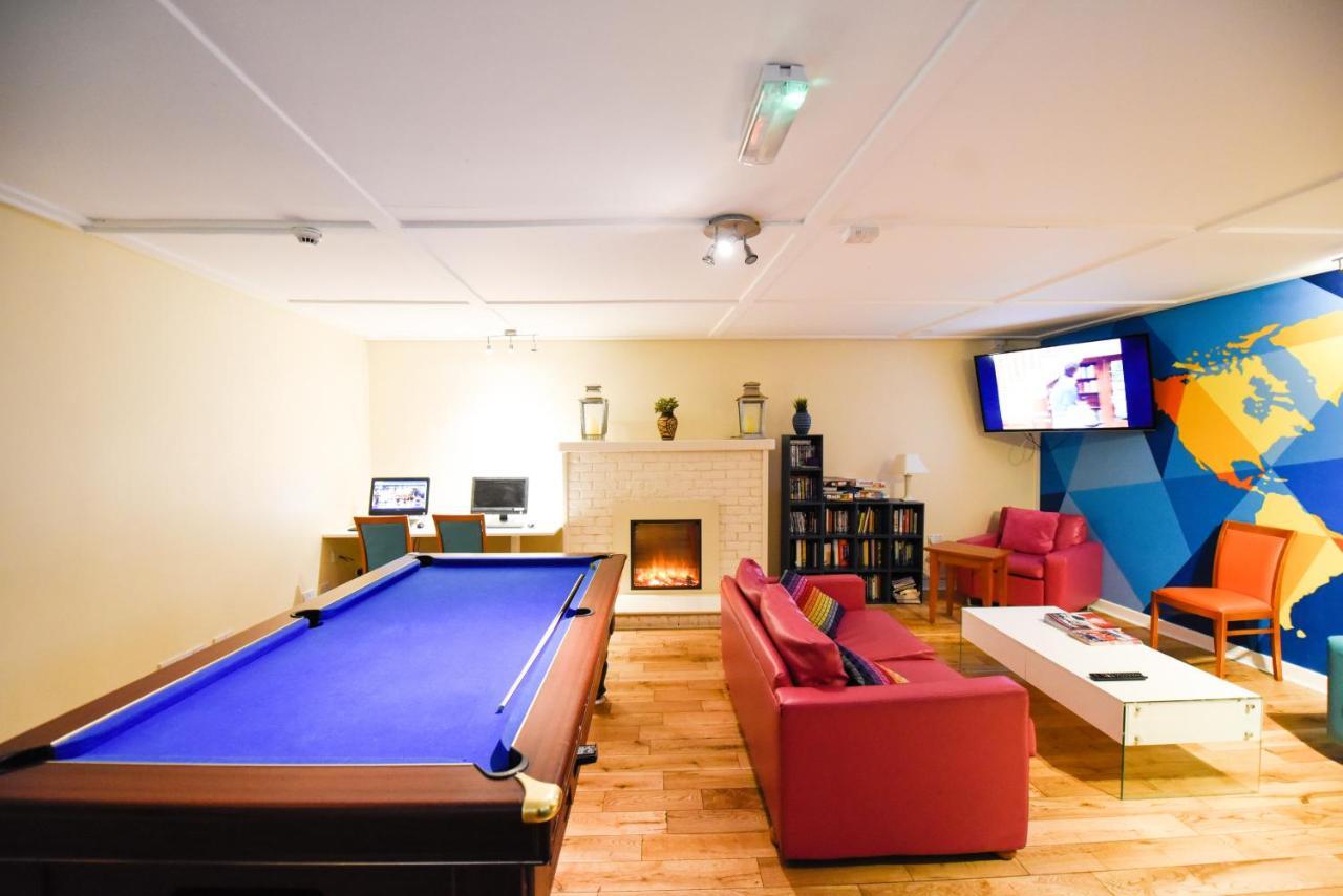 Snoozles Quay Street Tourist Hostel Galway Exterior photo