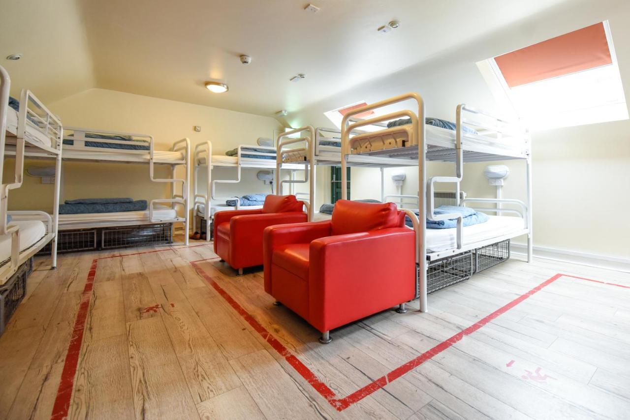Snoozles Quay Street Tourist Hostel Galway Exterior photo